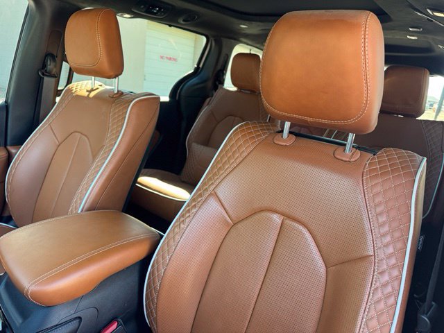 Used 2026 Chrysler Pacifica Pinnacle FWD image 11