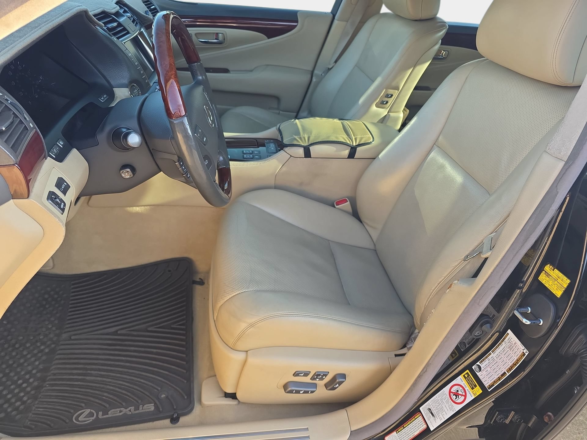 Used 2007 Lexus LS 460 L w/ Luxury Pkg RWD image 15