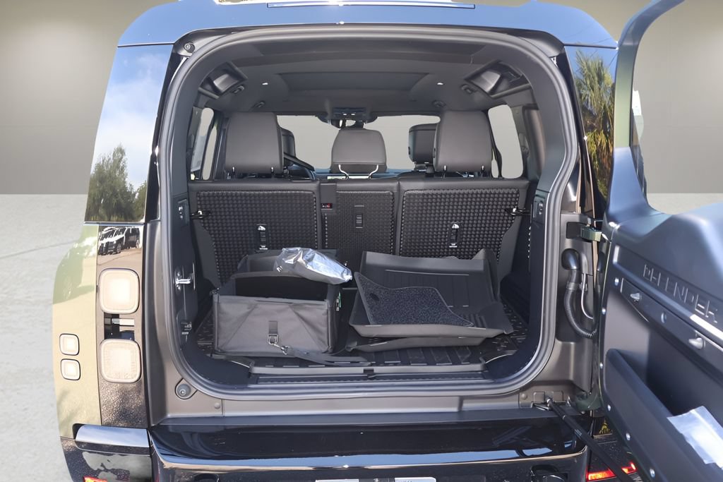 New 2026 Land Rover Defender 110 X-Dynamic SE AWD/4WD image 15