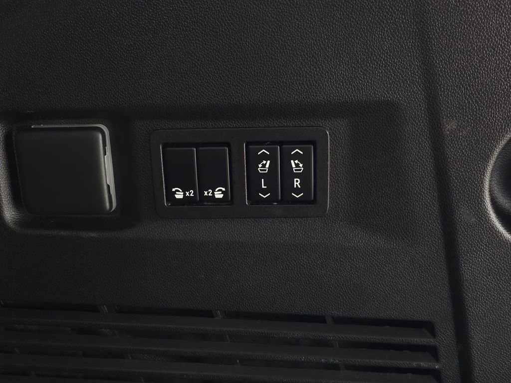 Used 2022 Chevrolet Tahoe RST w/ Sport Performance Package image 7