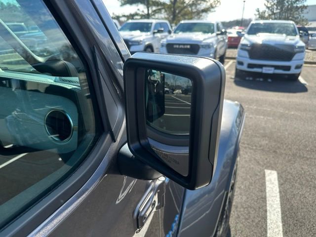 Used 2025 Jeep Wrangler Unlimited Sahara w/ Safety Group image 13