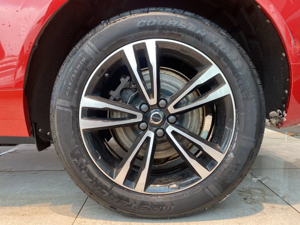 Used 2021 Volvo XC60 T6 Momentum image 30