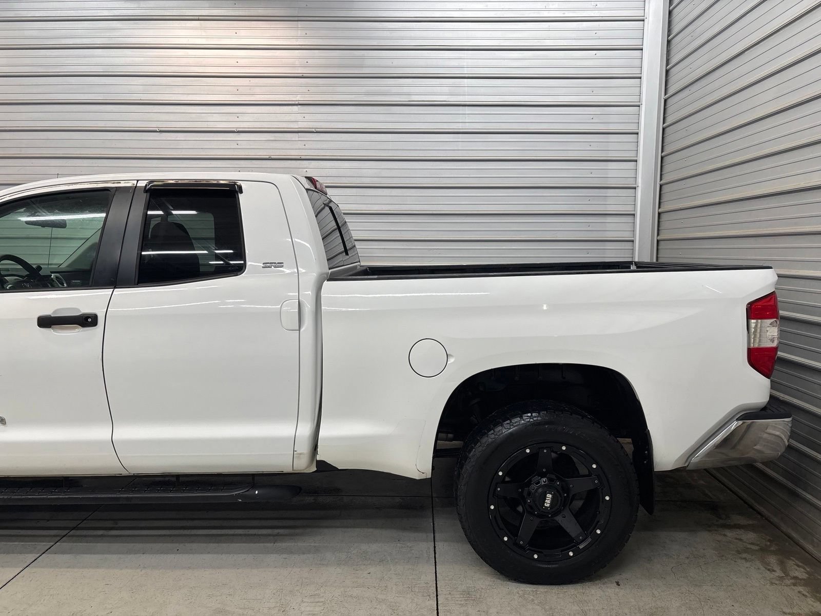 Used 2015 Toyota Tundra SR5 AWD/4WD image 5