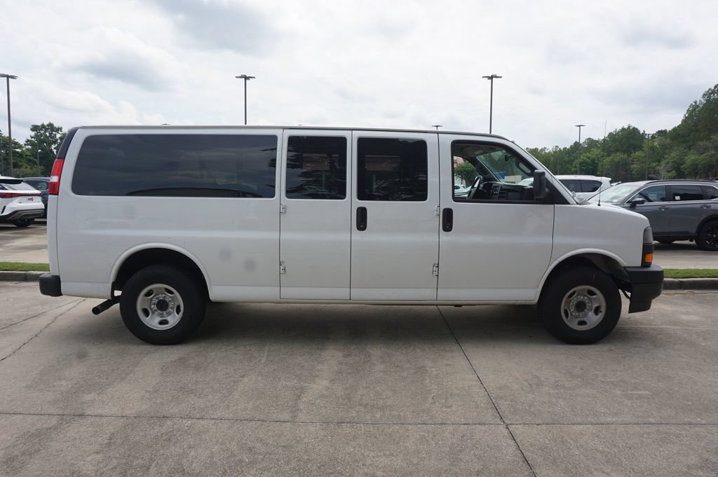 Used 2024 GMC Savana 3500 LS RWD image 18