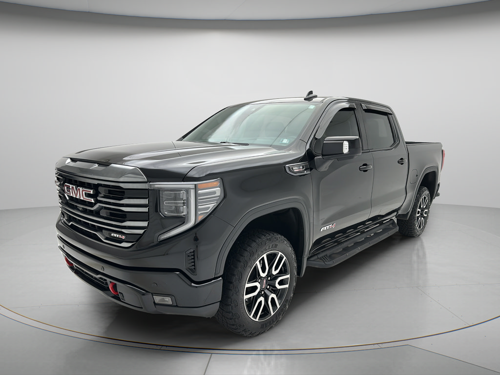 Used 2024 GMC Sierra 1500 AT4 w/ Technology Package AWD/4WD image 4
