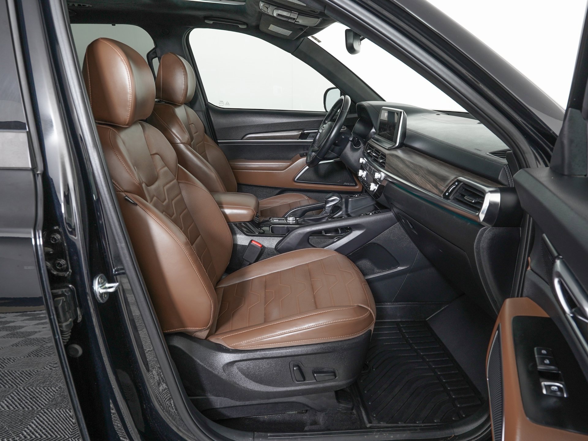 Used 2022 Kia Telluride SX w/ SX Prestige Package image 9