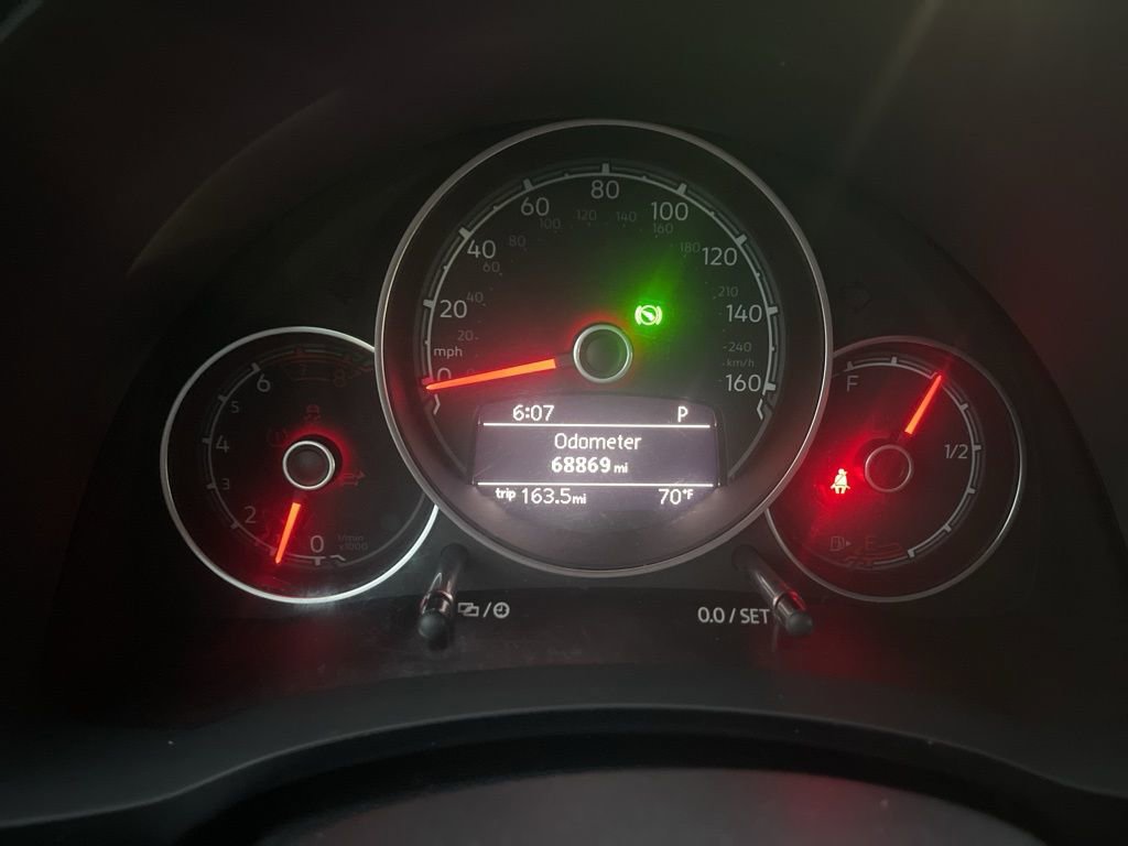 Used 2019 Volkswagen Beetle 2.0T S image 27