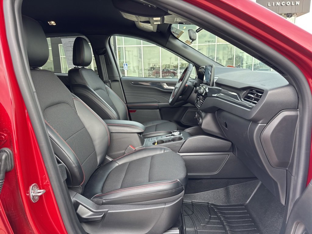 Certified 2024 Ford Escape ST-Line image 19