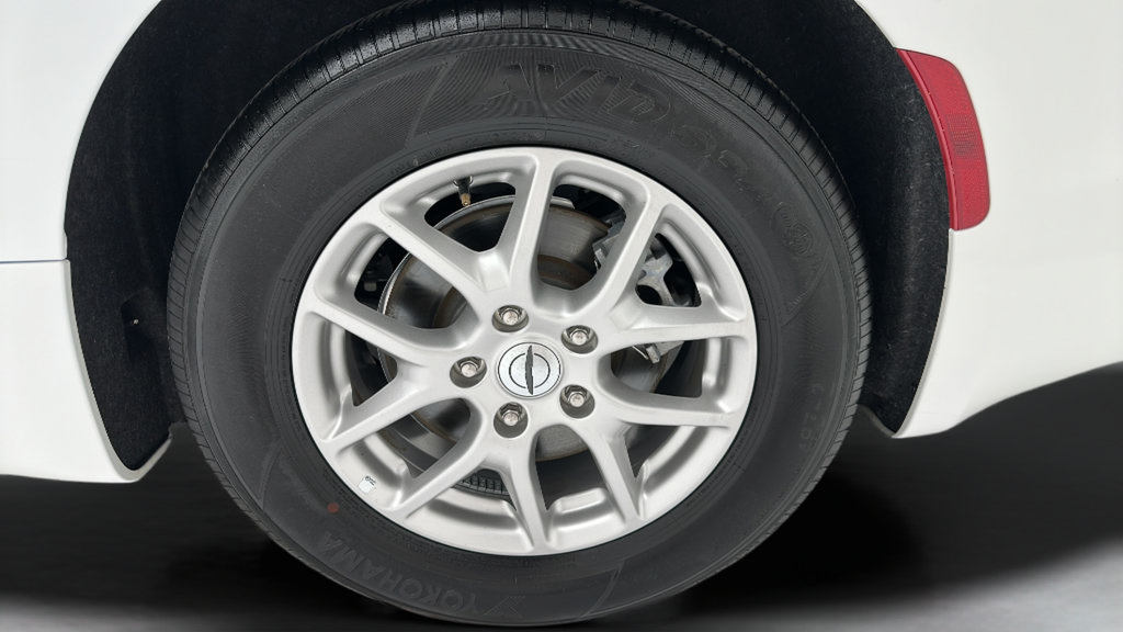 Used 2024 Chrysler Pacifica Touring-L FWD image 8