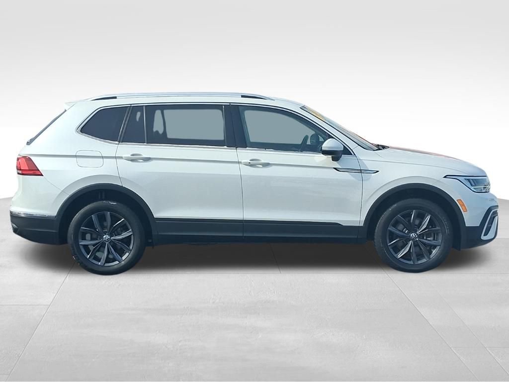 Used 2023 Volkswagen Tiguan SE image 4