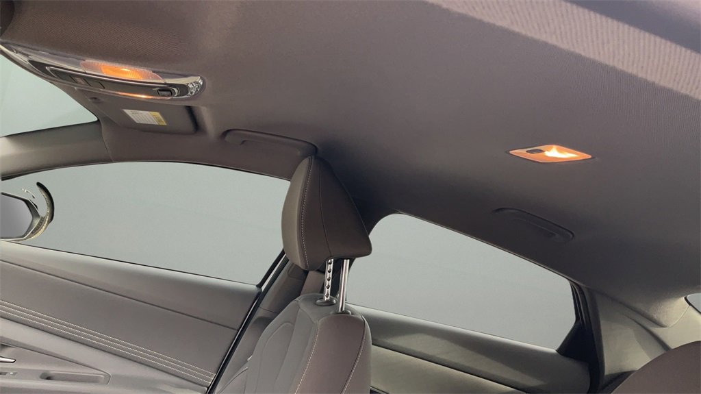 Certified 2025 Hyundai Elantra Sport image 17