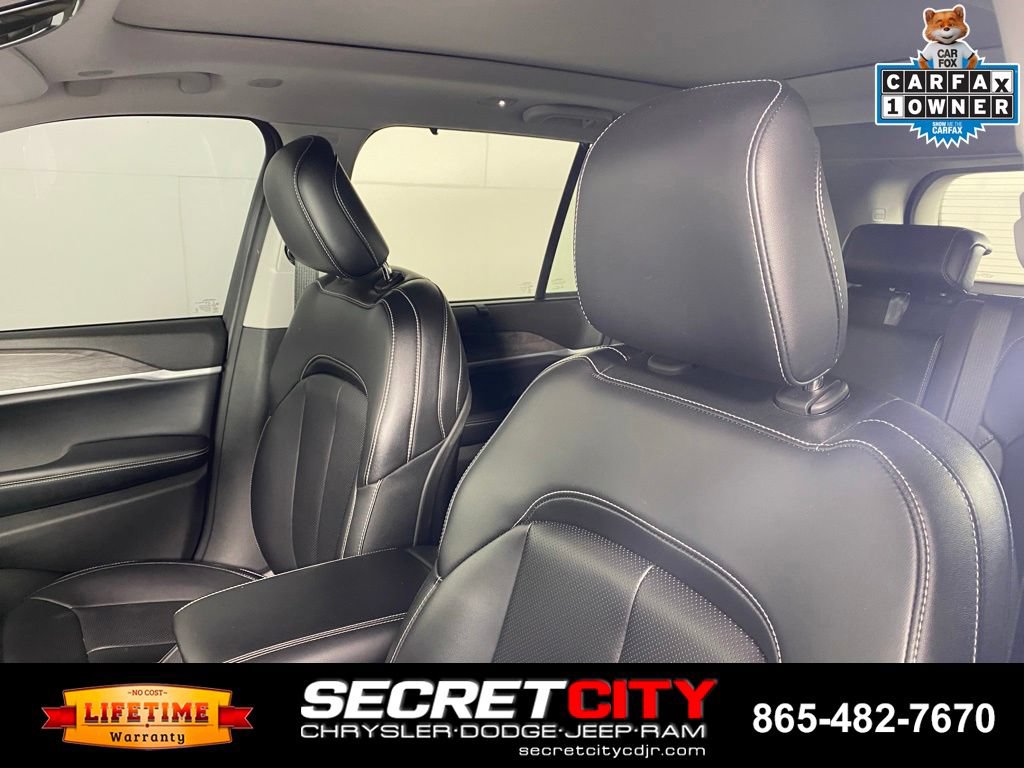 Used 2023 Jeep Grand Cherokee 30th Anniversary AWD/4WD image 9