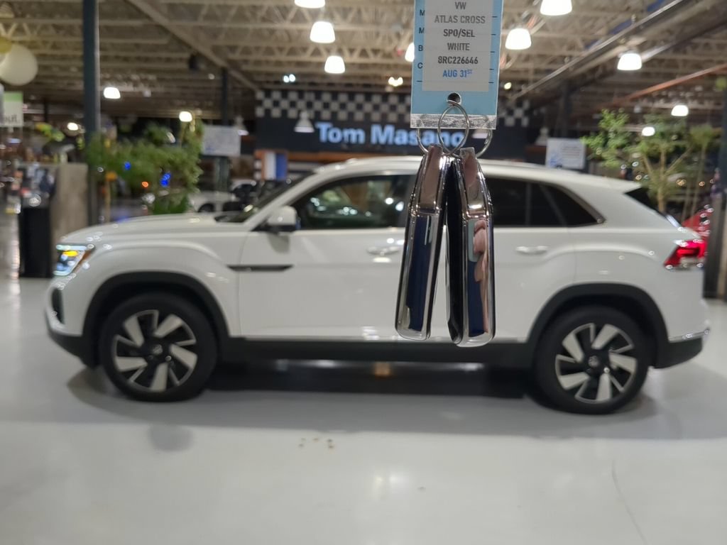 Used 2024 Volkswagen Atlas Cross Sport SEL AWD/4WD image 4