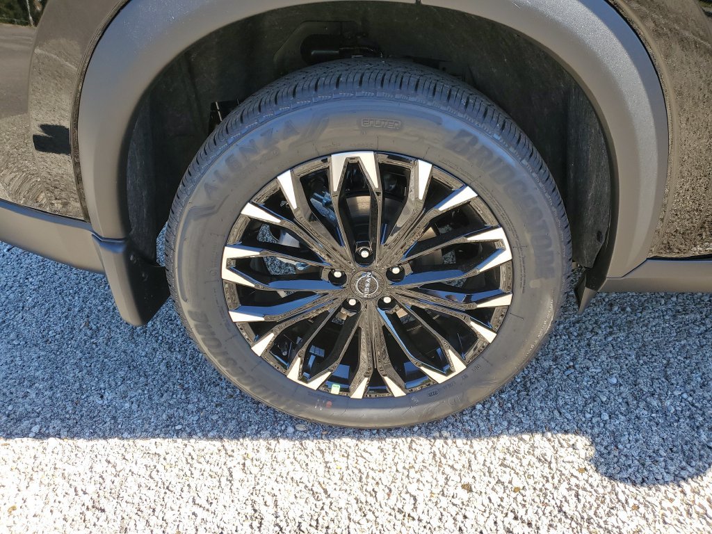 New 2026 Nissan Rogue Dark Armor FWD image 5