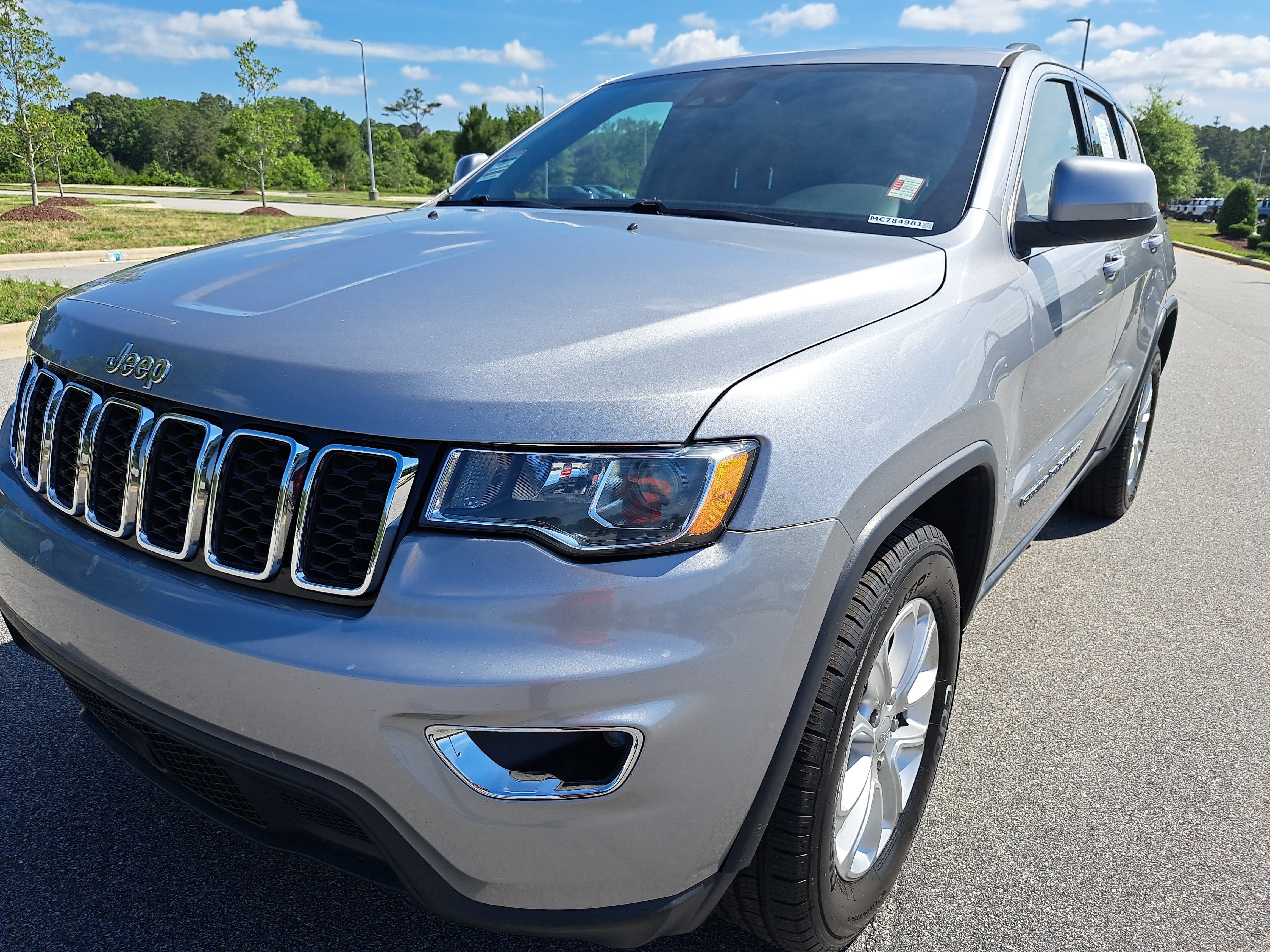 Used 2021 Jeep Grand Cherokee Laredo RWD image 28