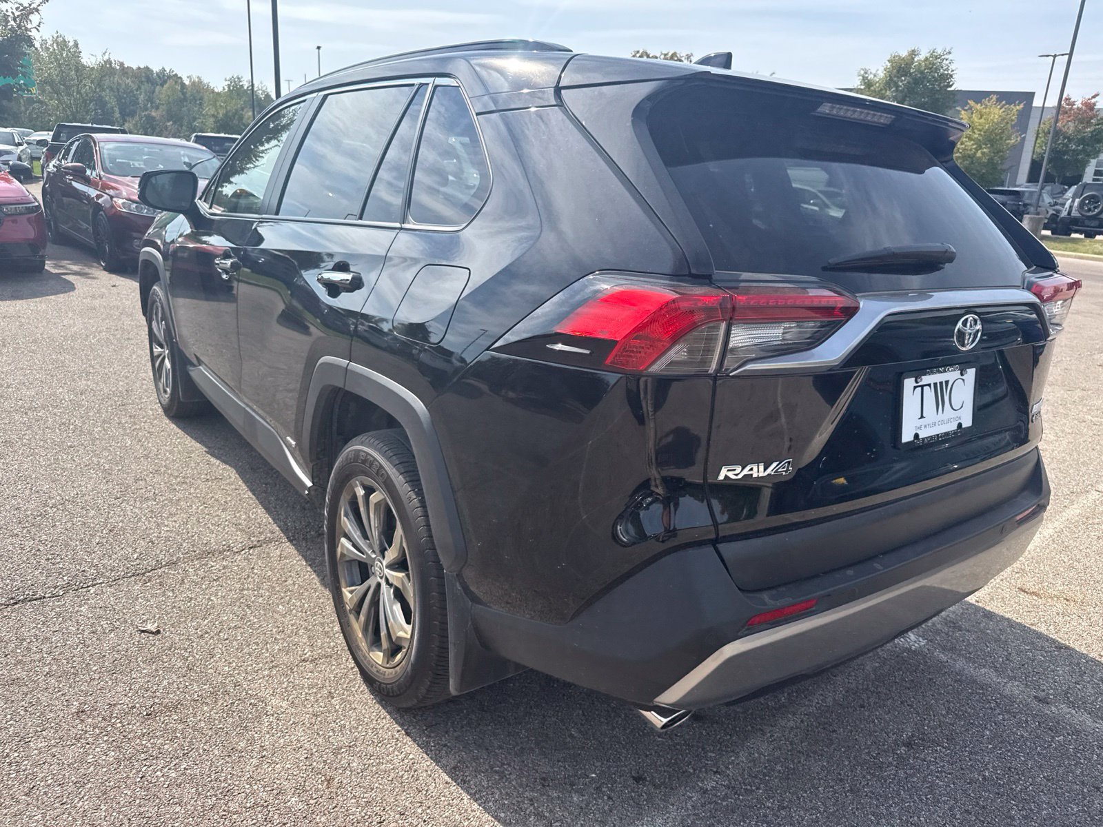 Used 2025 Toyota RAV4 Limited w/ Advanced Technology Package AWD/4WD image 7