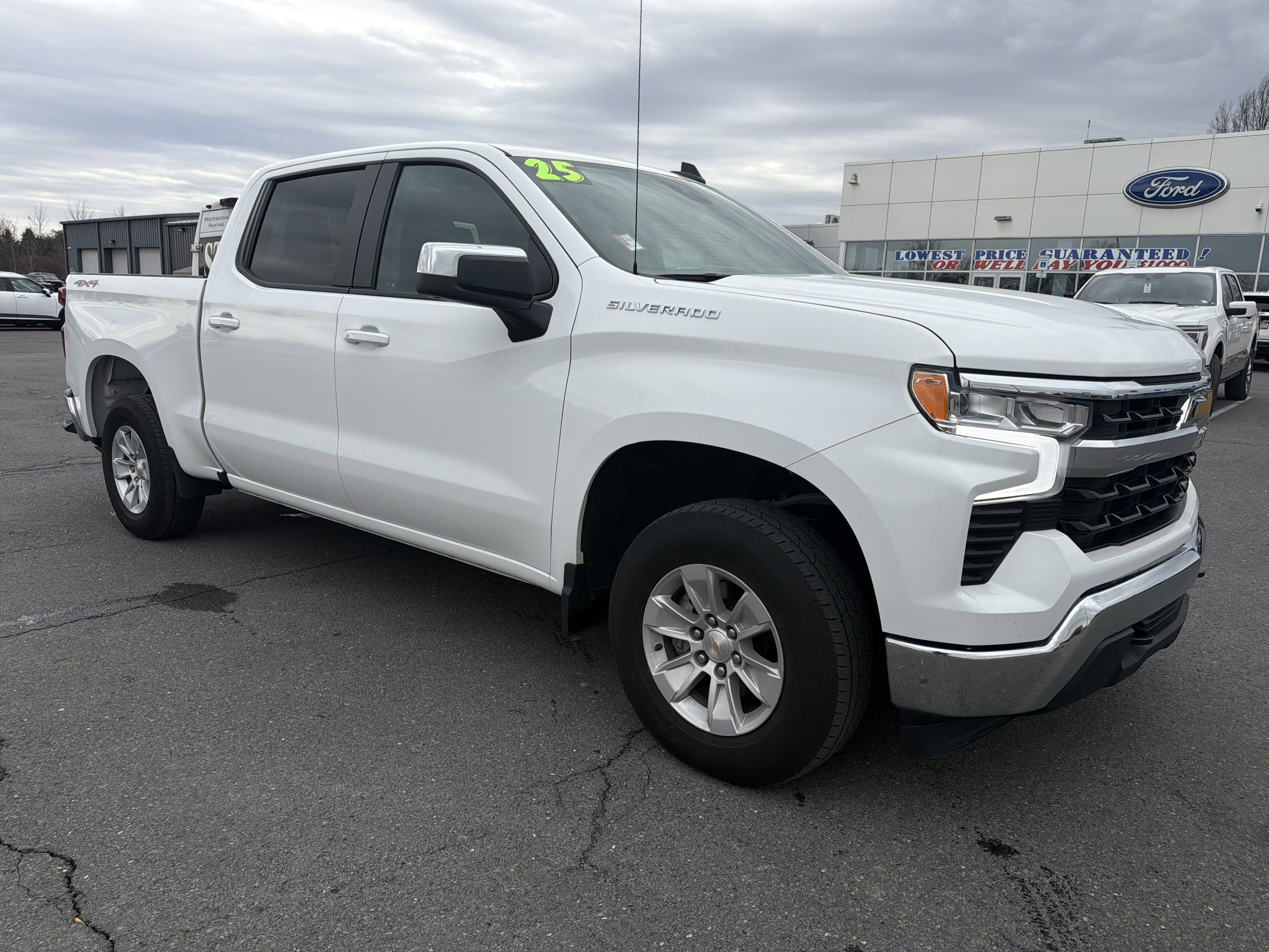 Used 2025 Chevrolet Silverado 1500 LT image 1