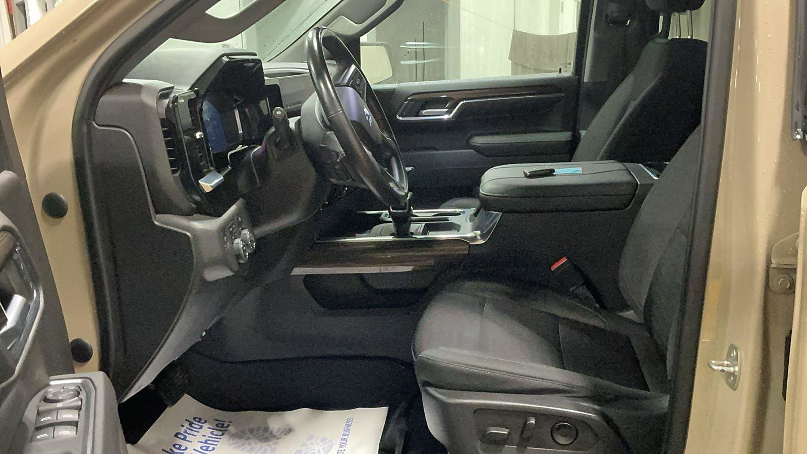 Used 2023 Chevrolet Silverado 1500 LT Trail Boss image 11