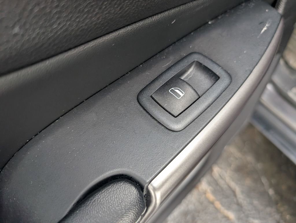 Used 2021 Jeep Cherokee Latitude Lux w/ Sun & Sound Group image 11