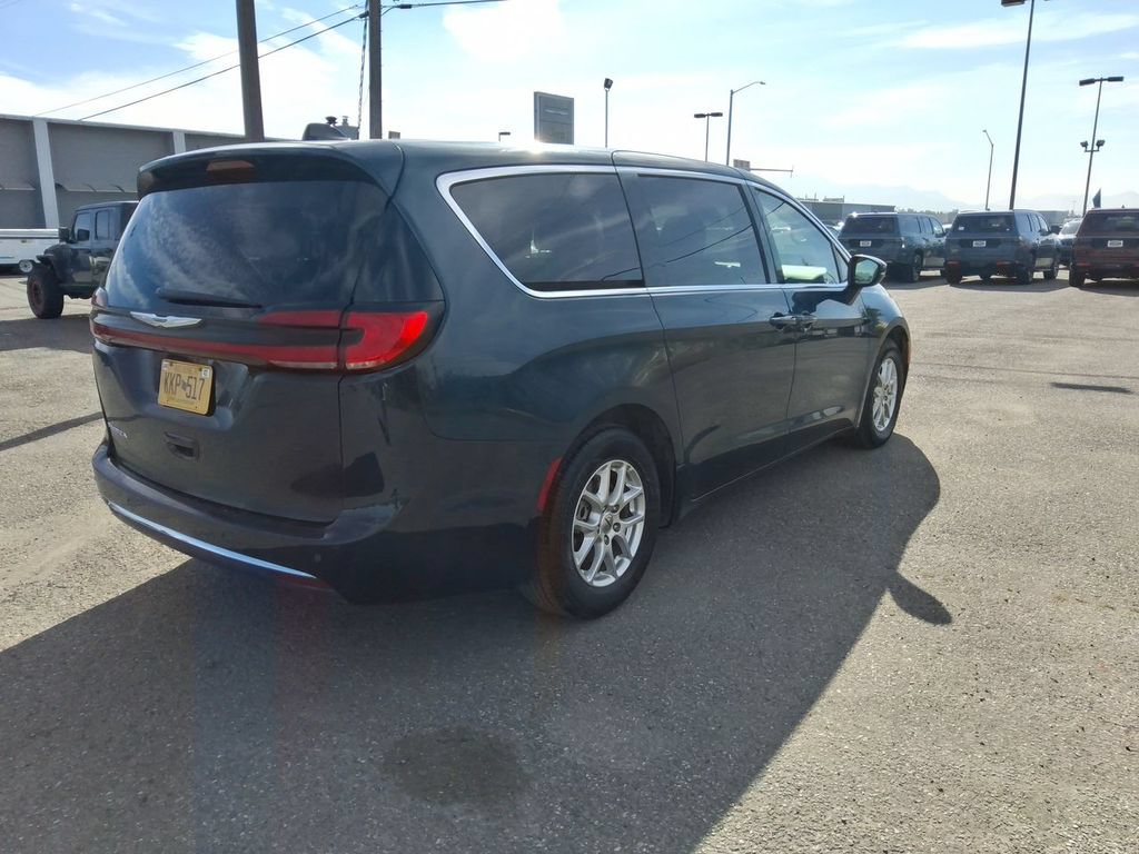 Certified 2023 Chrysler Pacifica Touring-L FWD image 8