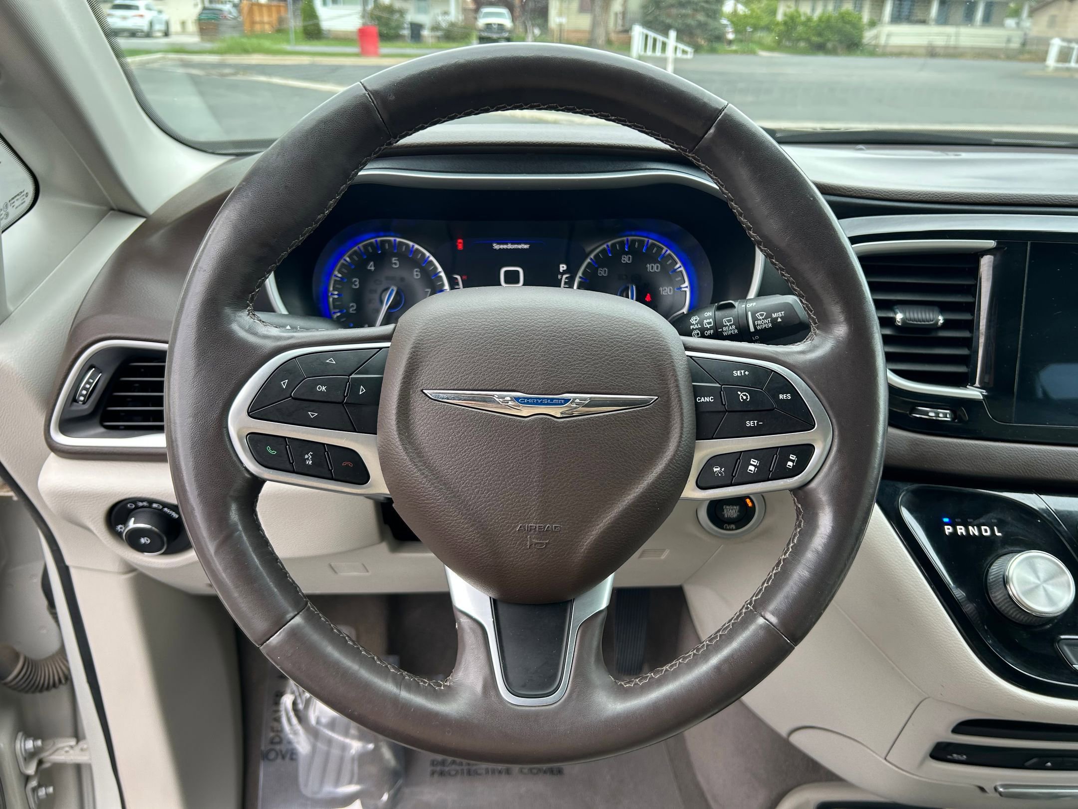 Used 2020 Chrysler Pacifica Touring-L Plus w/ Tire & Wheel Group image 13