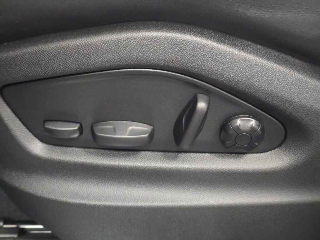 New 2026 Porsche Cayenne Coupe image 25