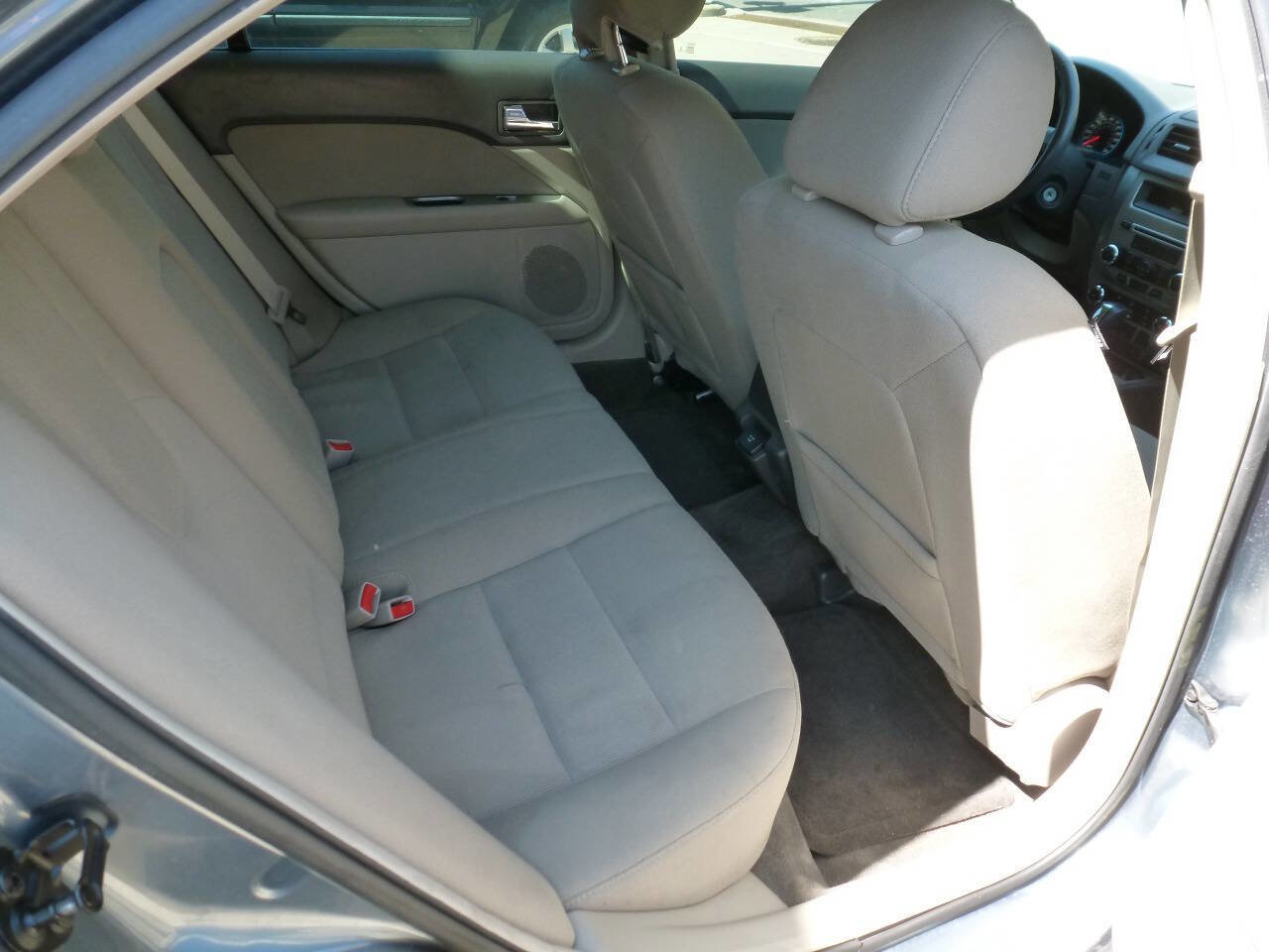 Used 2012 Ford Fusion Hybrid FWD image 12