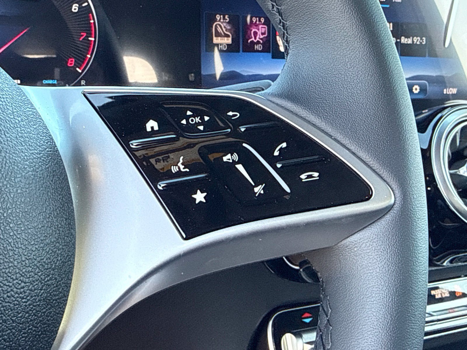 New 2026 Mercedes-Benz GLB 250 4MATIC image 23
