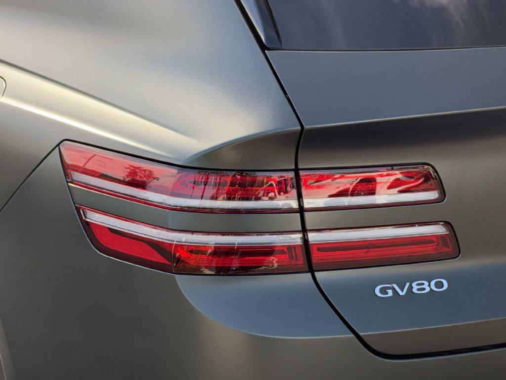 Certified 2025 Genesis GV80 2.5T Standard AWD/4WD image 27