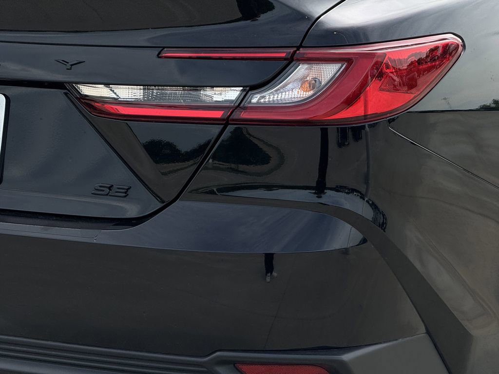 Used 2025 Toyota Camry SE FWD image 11