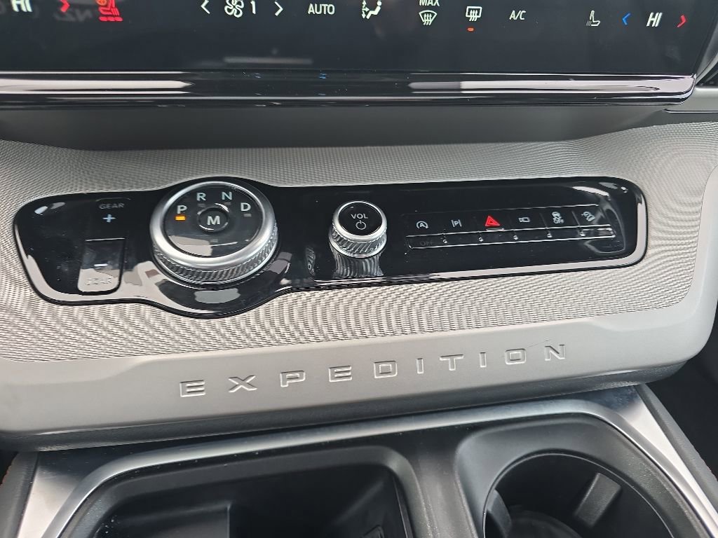 Used 2025 Ford Expedition Max Active AWD/4WD image 30