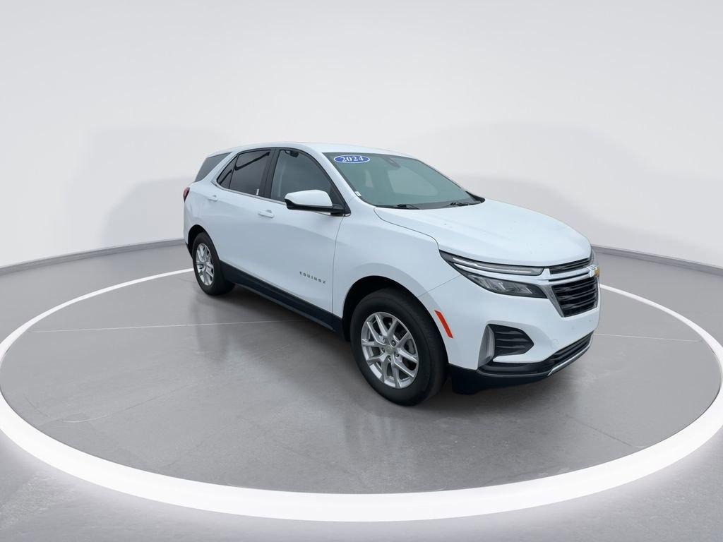 Used 2024 Chevrolet Equinox LT AWD/4WD image 2