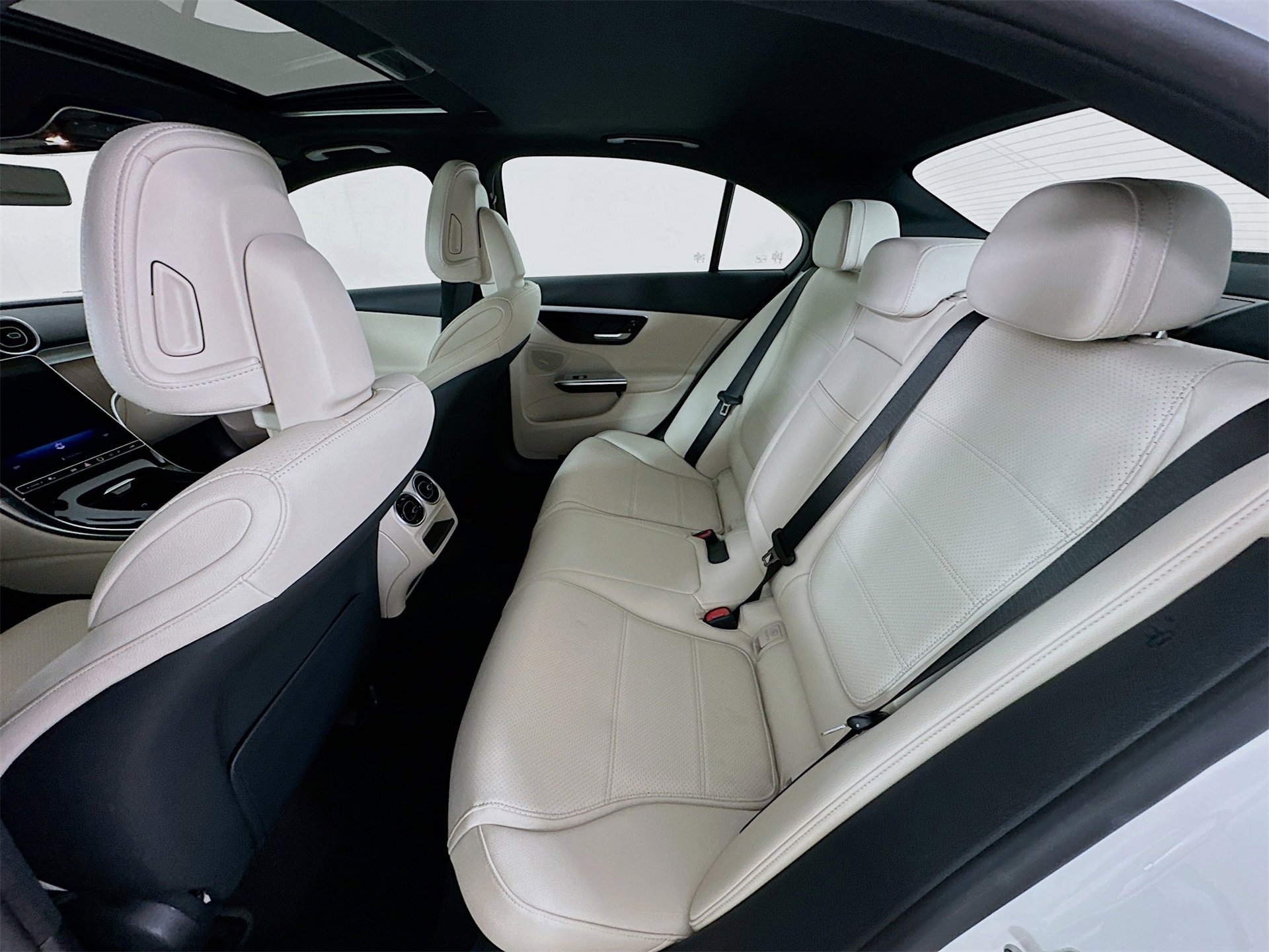 Certified 2025 Mercedes-Benz C 300 Sedan image 25