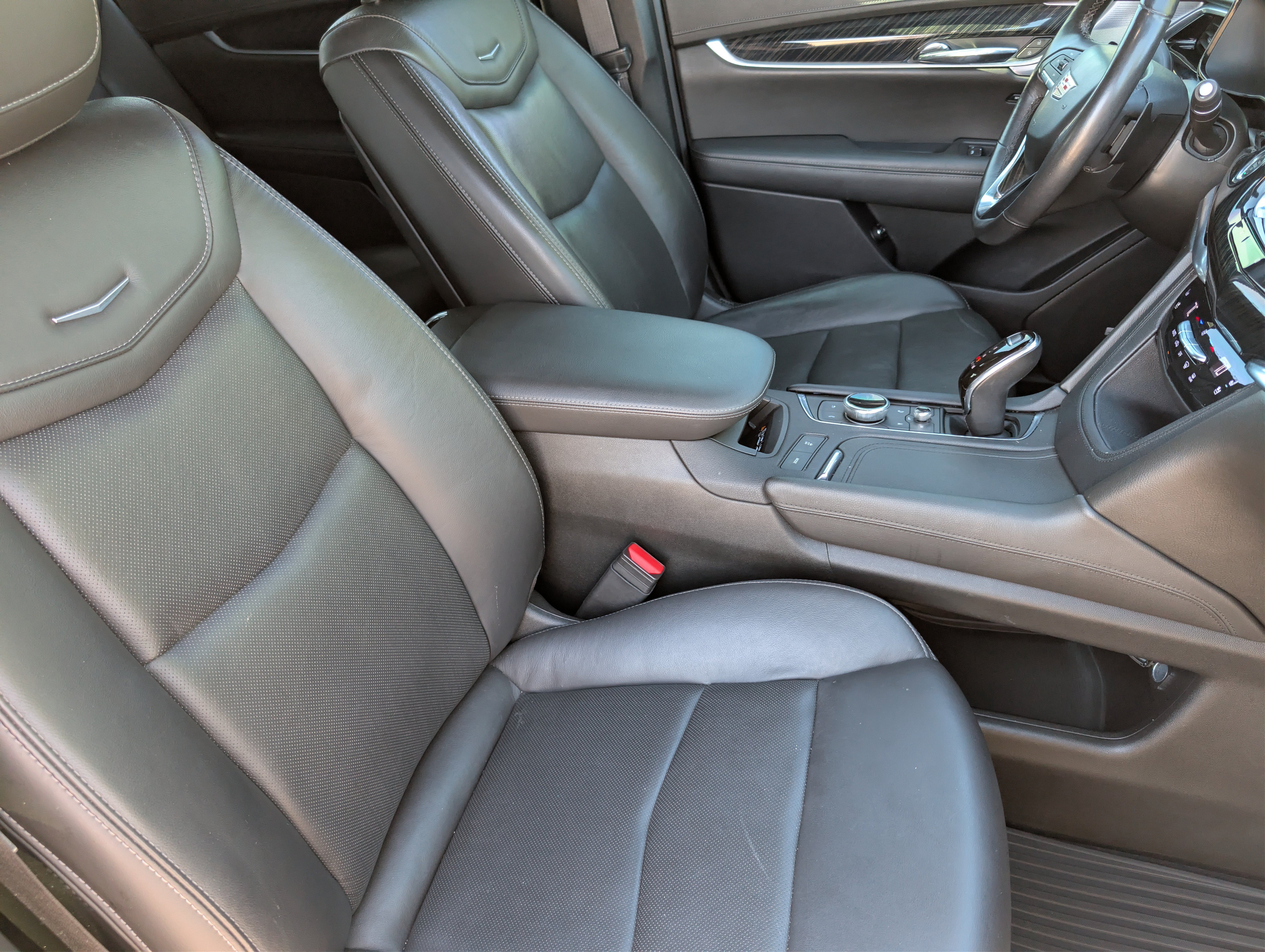 Used 2020 Cadillac XT6 Premium Luxury FWD image 36
