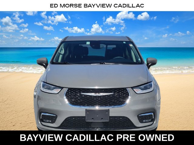 Used 2023 Chrysler Pacifica Touring-L FWD image 8