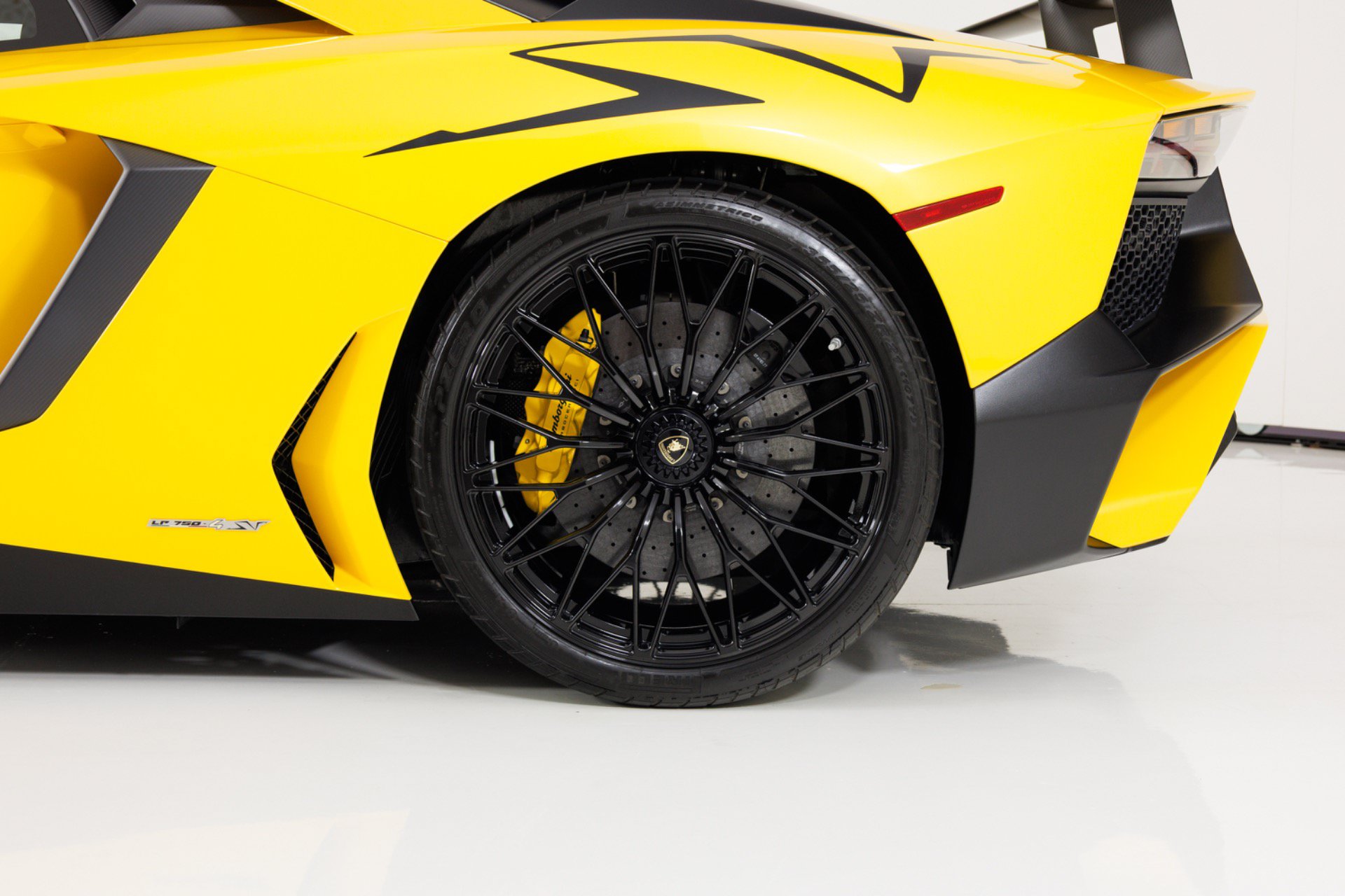 Used 2016 Lamborghini Aventador LP 750-4 Superveloce AWD/4WD image 13