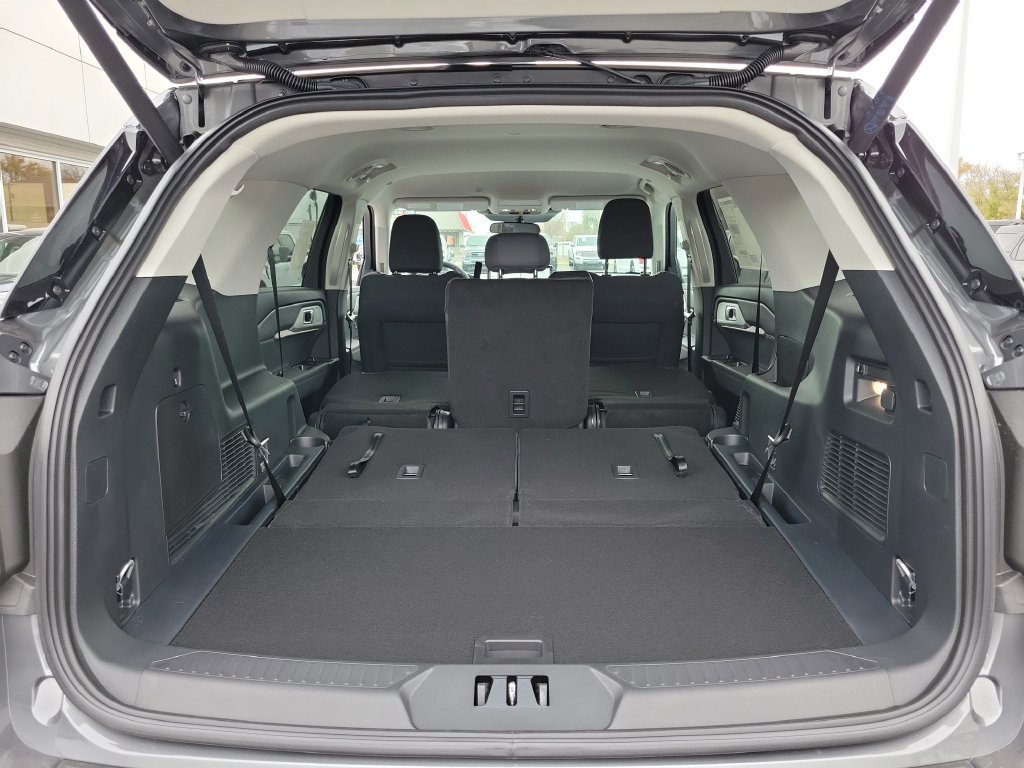 New 2026 Ford Explorer Active RWD image 10