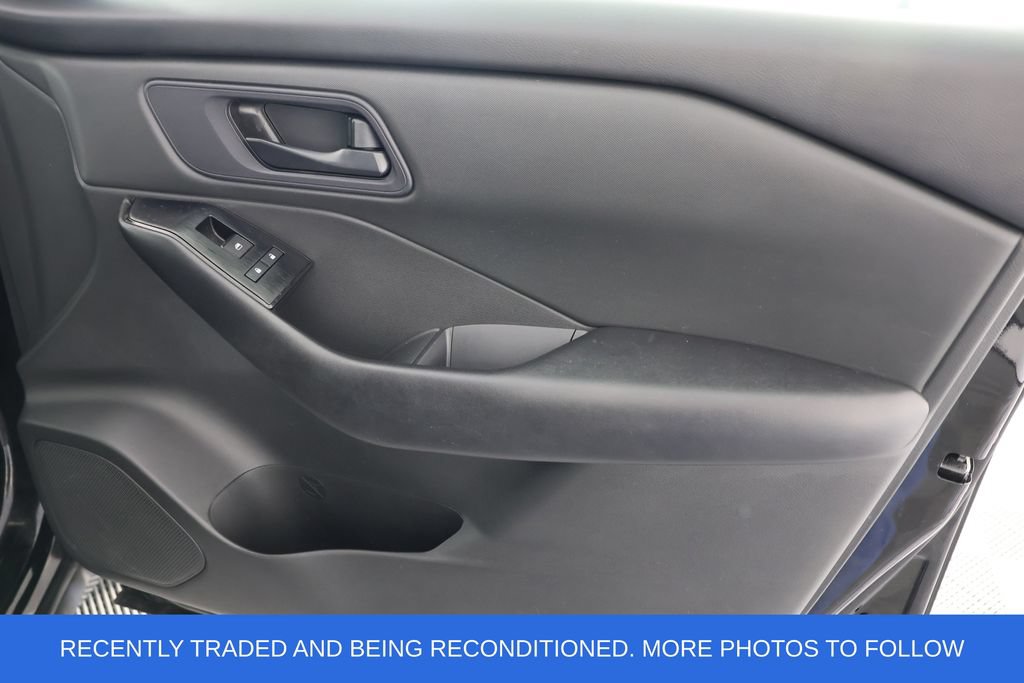 Used 2024 Nissan Rogue S AWD/4WD image 27
