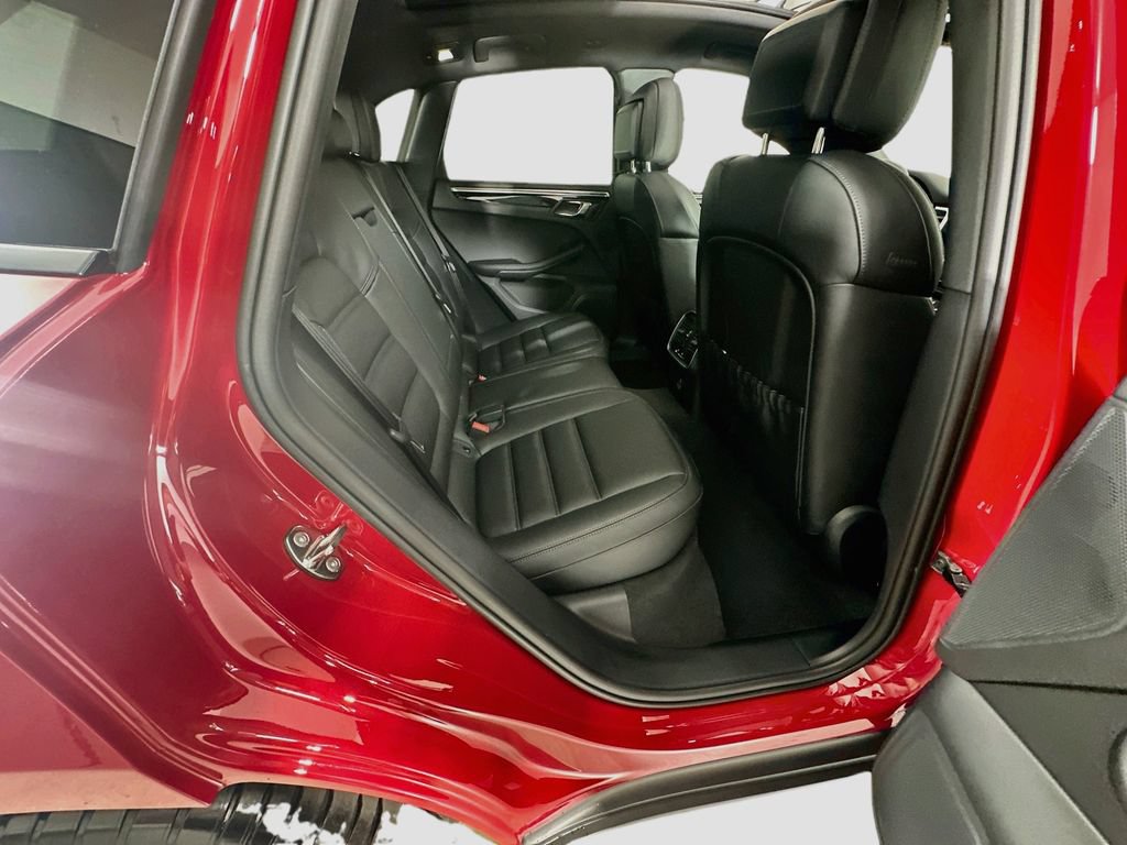 Certified 2026 Porsche Macan Turbo AWD/4WD image 29