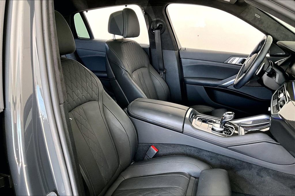 Used 2023 BMW X6 M50i w/ Executive Package image 10