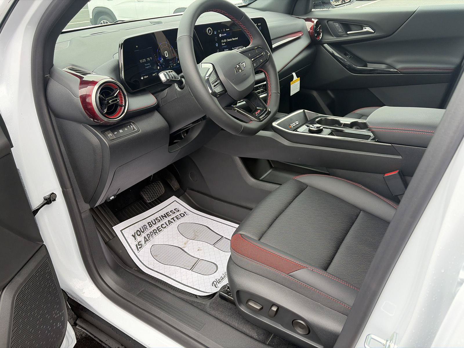 New 2027 Chevrolet Equinox RS w/ Safety and Technology Package AWD/4WD image 17