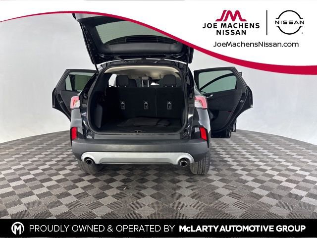 Used 2020 Ford Escape SE image 15