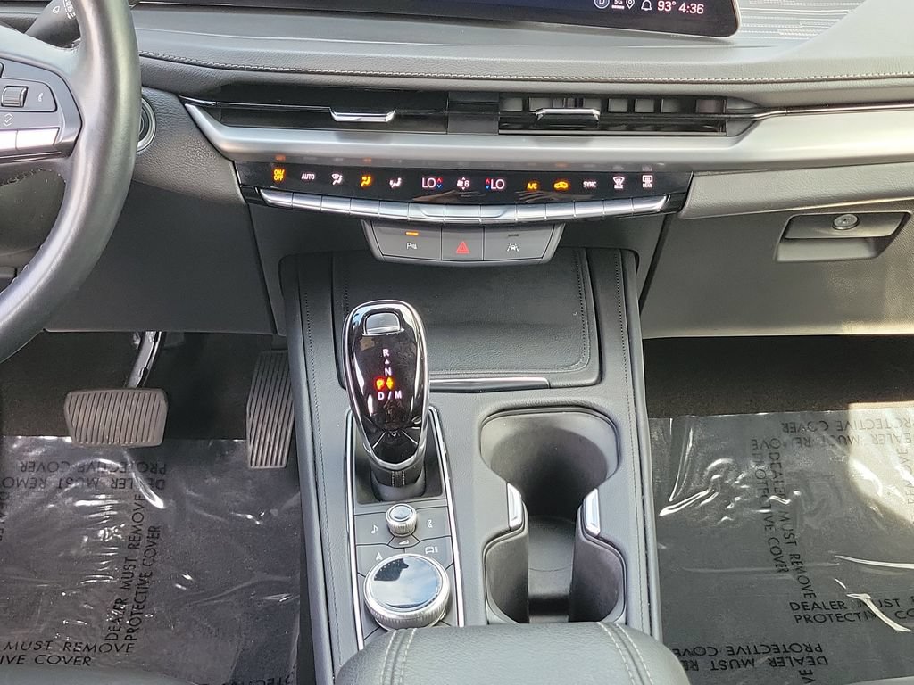 Used 2025 Cadillac XT4 Premium Luxury FWD image 25