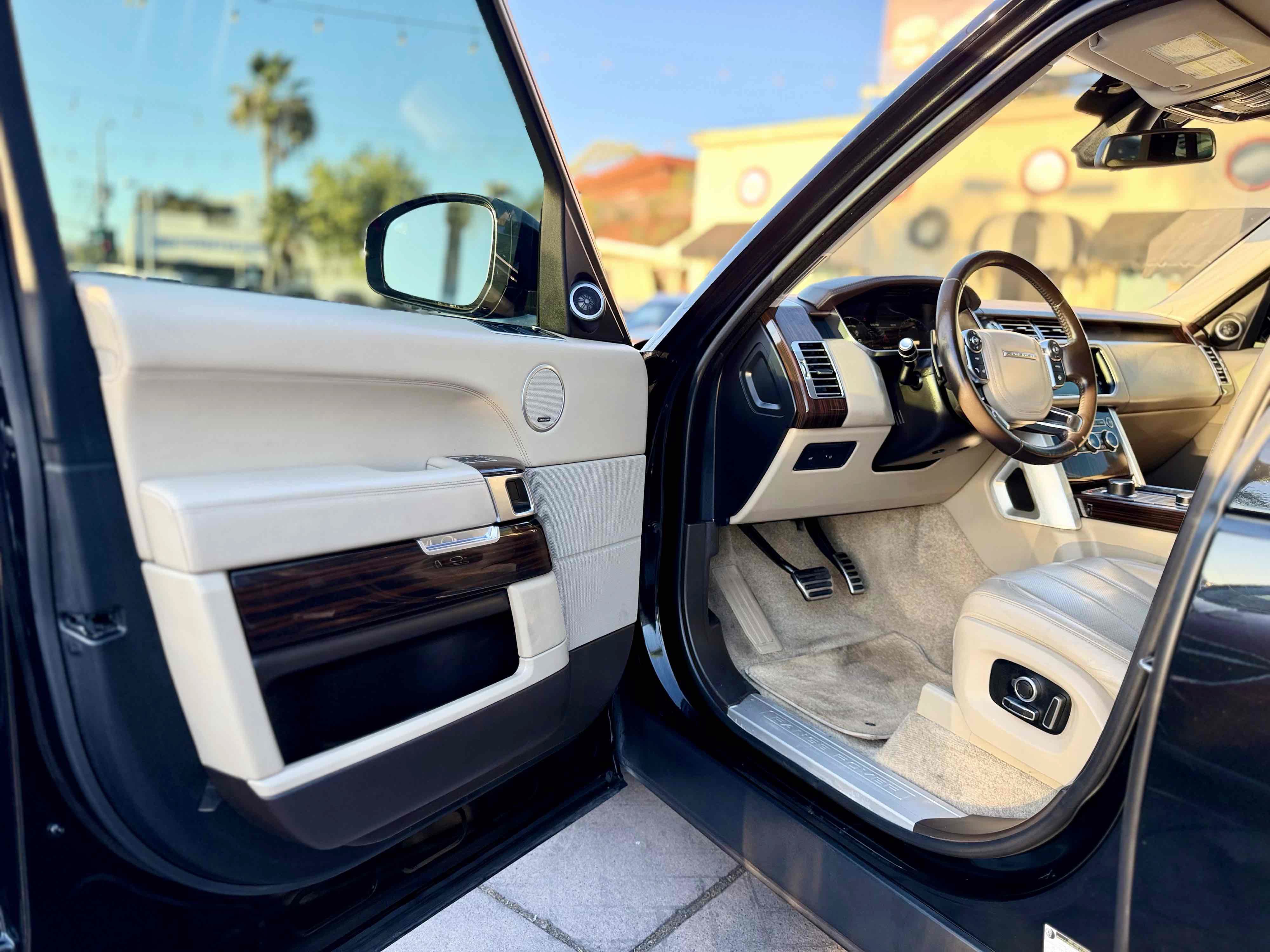 Used 2016 Land Rover Range Rover Supercharged AWD/4WD image 20