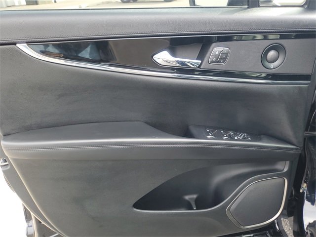 Certified 2023 Lincoln Nautilus Reserve image 11