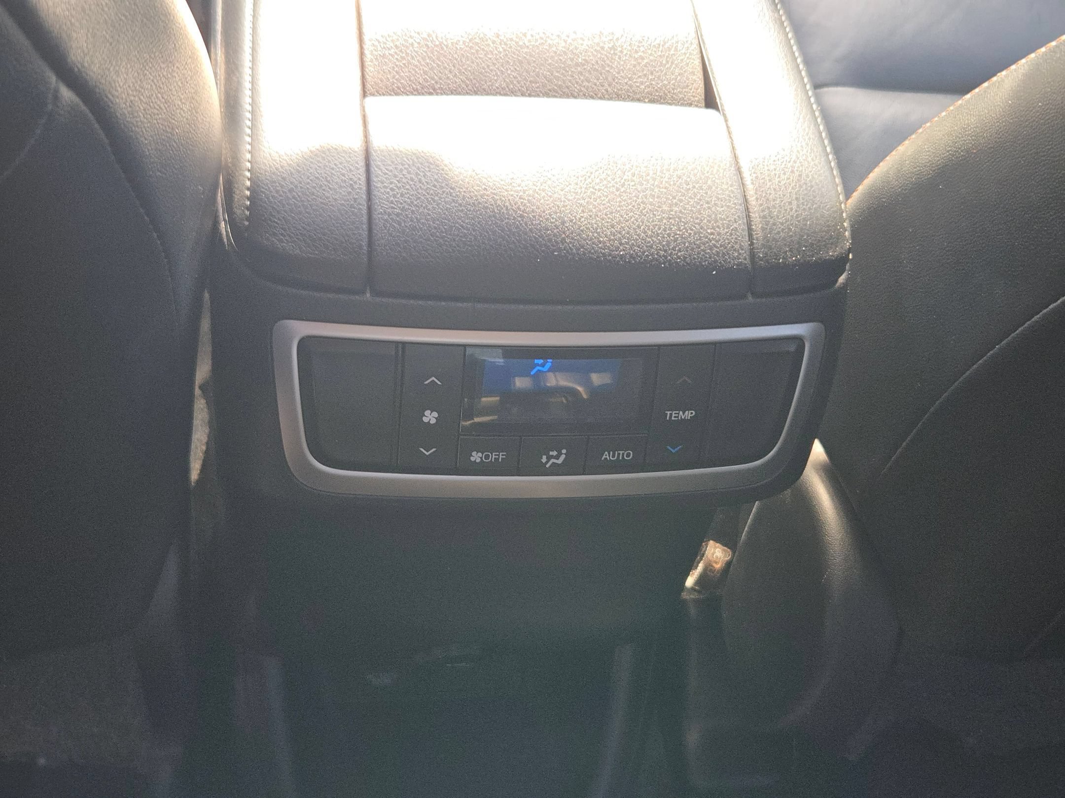 Used 2016 Toyota Highlander XLE FWD image 24