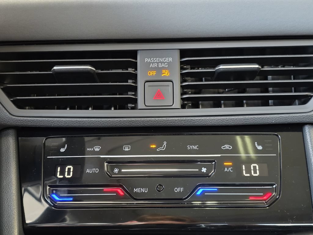 New 2026 Volkswagen Jetta SE FWD image 17