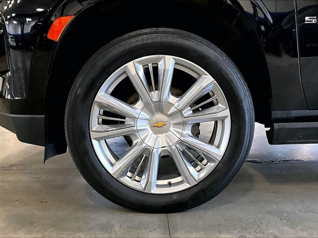 Used 2023 Chevrolet Suburban High Country AWD/4WD image 7