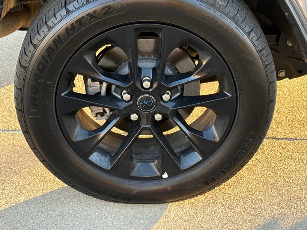 Used 2025 Jeep Wrangler Unlimited Sahara image 9