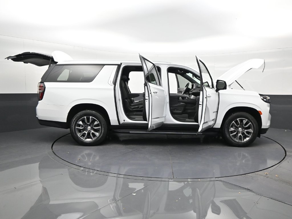 Used 2023 Chevrolet Suburban LT w/ LT Signature Package RWD image 29